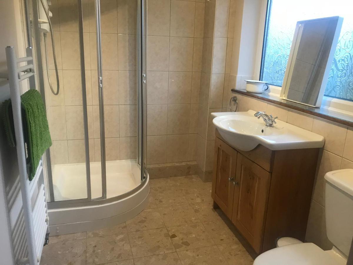 Bed and Breakfast Nant Gloyw Озуэстри Экстерьер фото
